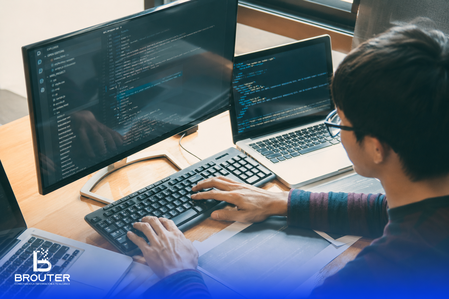 Desarrollador BROUTER trabajando en soluciones tecnológicas